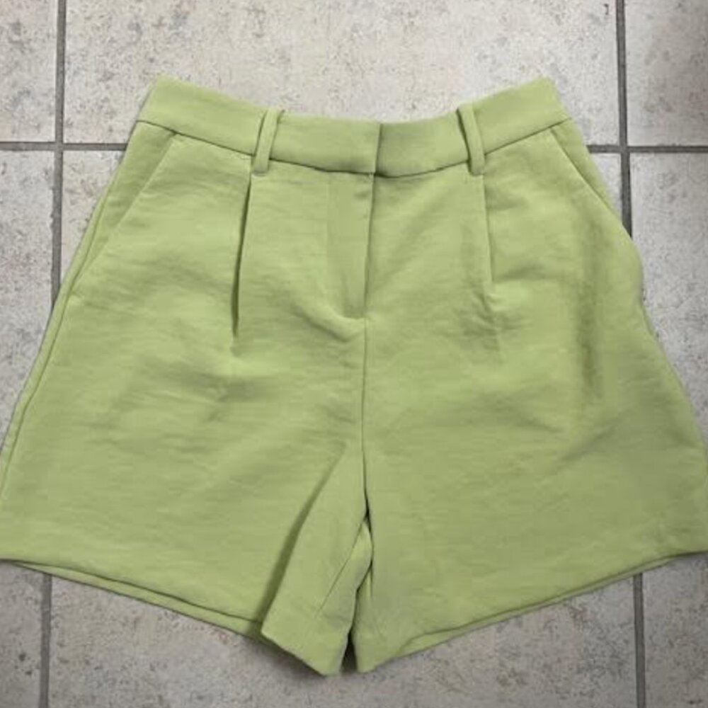 Abercrombie A&F High Rise Premium Crepe Tailored Short XS Green Lime NWOT